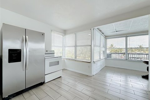 Appartement à louer à Madeira Beach, Floride: 2 chambres, 99.41 m2 № 2409975 - photo 11