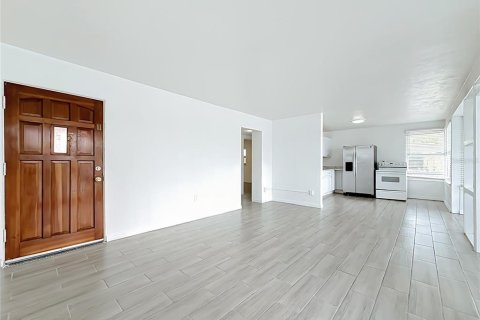 Appartement à louer à Madeira Beach, Floride: 2 chambres, 99.41 m2 № 2409975 - photo 6