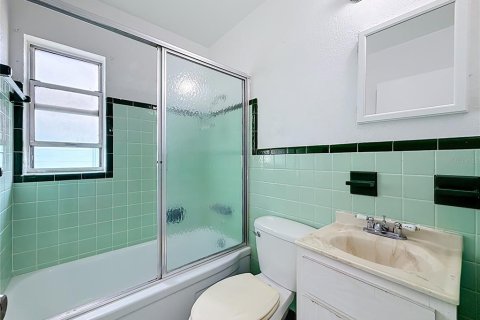 Appartement à louer à Madeira Beach, Floride: 2 chambres, 99.41 m2 № 2409975 - photo 17
