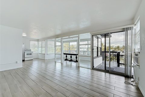 Appartement à louer à Madeira Beach, Floride: 2 chambres, 99.41 m2 № 2409975 - photo 7