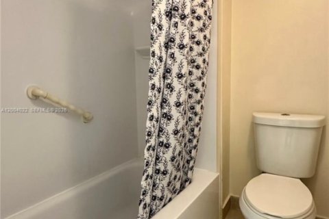 Condo in Weston, Florida, 2 bedrooms  № 2069098 - photo 14