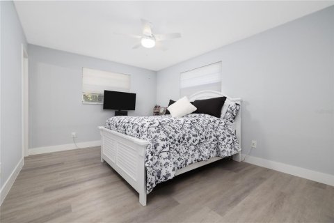 House in South Daytona, Florida 3 bedrooms, 133.78 sq.m. № 2214988 - photo 16