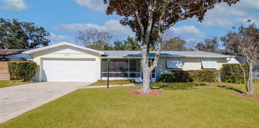 House in South Daytona, Florida 3 bedrooms, 133.78 sq.m. № 2214988
