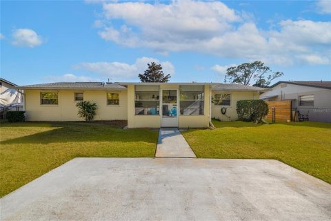 House in South Daytona, Florida 3 bedrooms, 133.78 sq.m. № 2214988 - photo 28