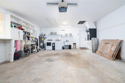 House in South Daytona, Florida 3 bedrooms, 133.78 sq.m. № 2214988 - photo 19