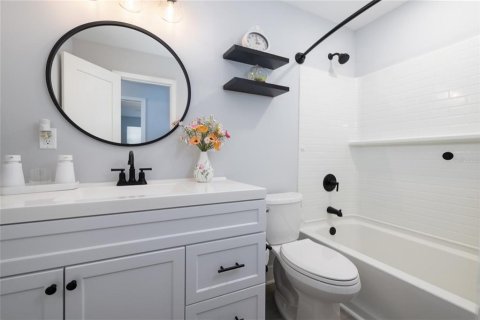 House in South Daytona, Florida 3 bedrooms, 133.78 sq.m. № 2214988 - photo 23