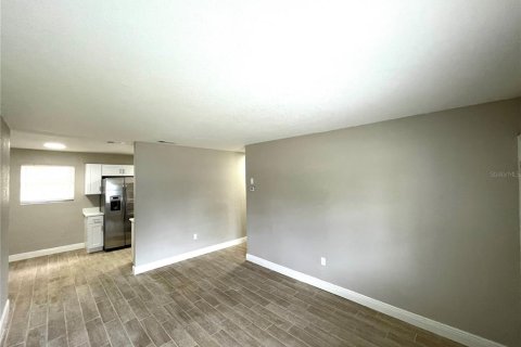 Villa ou maison à vendre à Tampa, Floride: 3 chambres, 79.99 m2 № 1662843 - photo 9