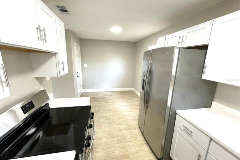 Villa ou maison à vendre à Tampa, Floride: 3 chambres, 79.99 m2 № 1662843 - photo 7