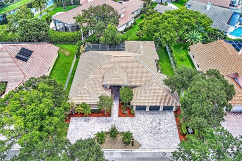 House in Coral Springs, Florida 4 bedrooms, 298.03 sq.m. № 2044383 - photo 14