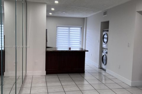 Кондоминиум с 2 спальнями в Хайалиа, Флорида № 2050679