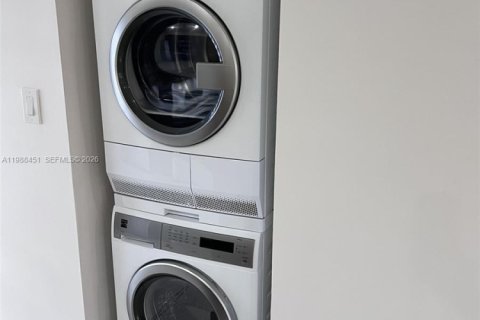 Купить кондоминиум в Хайалиа, Флорида 2 спальни, 75.44м2, № 2050679 - фото 4