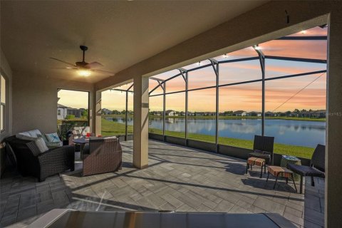 House in Land O' Lakes, Florida 3 bedrooms, 192.96 sq.m. № 1750234 - photo 10
