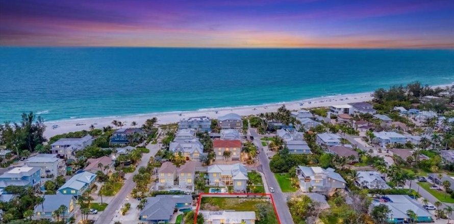 Land in Holmes Beach, Florida № 2212342