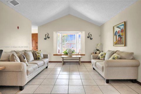 Casa en venta en Miami, Florida, 3 dormitorios, 146.23 m2 № 1488860 - foto 4