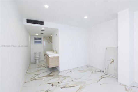 Condominio en venta en Hollywood, Florida, 1 dormitorio, 76.18 m2 № 1962031 - foto 14