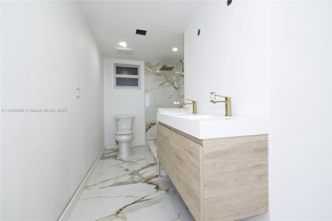 Condominio en venta en Hollywood, Florida, 1 dormitorio, 76.18 m2 № 1962031 - foto 15