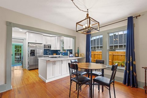 Villa ou maison à louer à Tampa, Floride: 2 chambres, 111.48 m2 № 2406579 - photo 3