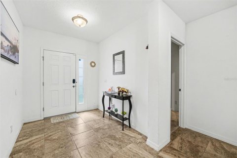 House in Davenport, Florida 4 bedrooms, 188.22 sq.m. № 2094014 - photo 8