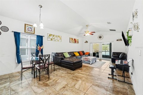 House in Davenport, Florida 4 bedrooms, 188.22 sq.m. № 2094014 - photo 10