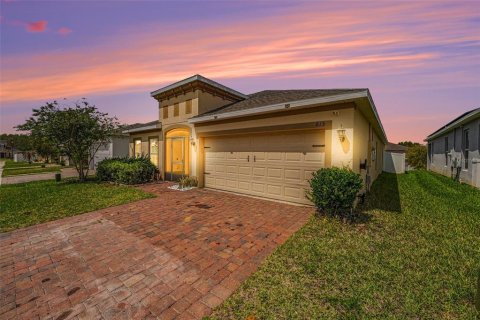 House in Davenport, Florida 4 bedrooms, 188.22 sq.m. № 2094014 - photo 3