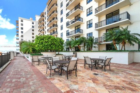 Copropriété à vendre à Coral Gables, Floride: 1 chambre, 67.73 m2 № 1979241 - photo 11