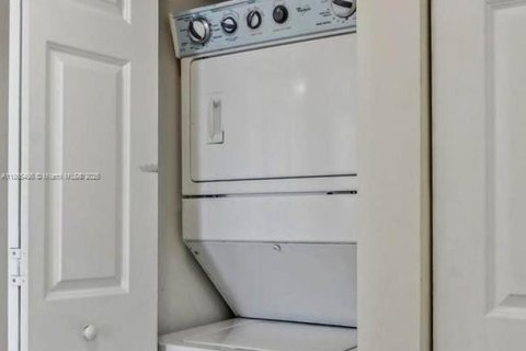 Copropriété à vendre à Coral Gables, Floride: 1 chambre, 67.73 m2 № 1979241 - photo 8