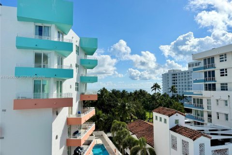 Кондоминиум с 1 спальней в Майами-Бич, Флорида № 2005083