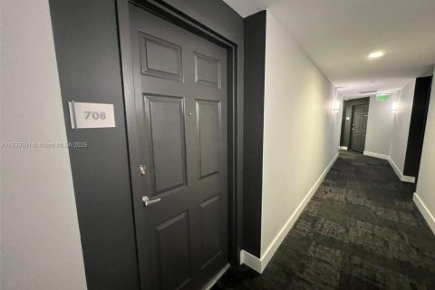 Copropriété à vendre à Hollywood, Floride: 1 chambre, 96.15 m2 № 1830702 - photo 2