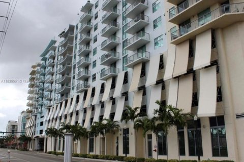 Copropriété à vendre à Hollywood, Floride: 1 chambre, 96.15 m2 № 1830702 - photo 1