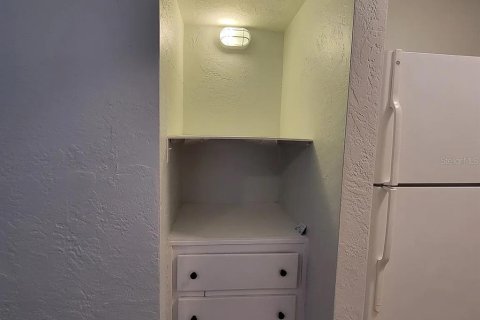 Apartment in Saint Petersburg, Florida 1 bedroom, 37.16 sq.m. № 2200974 - photo 4