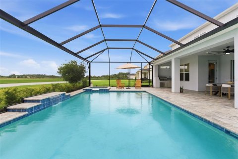 House in Wesley Chapel, Florida 5 bedrooms, 396.79 sq.m. № 2221876 - photo 3