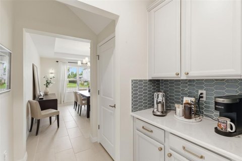 House in Wesley Chapel, Florida 5 bedrooms, 396.79 sq.m. № 2221876 - photo 15