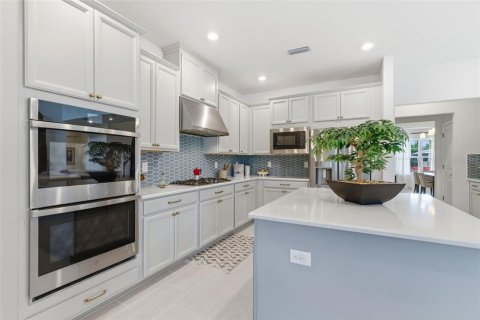 House in Wesley Chapel, Florida 5 bedrooms, 396.79 sq.m. № 2221876 - photo 10