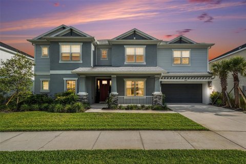House in Wesley Chapel, Florida 5 bedrooms, 396.79 sq.m. № 2221876