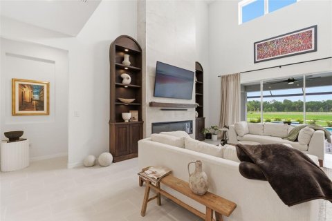 House in Wesley Chapel, Florida 5 bedrooms, 396.79 sq.m. № 2221876 - photo 21