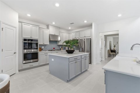 House in Wesley Chapel, Florida 5 bedrooms, 396.79 sq.m. № 2221876 - photo 13