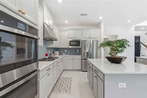 House in Wesley Chapel, Florida 5 bedrooms, 396.79 sq.m. № 2221876 - photo 12