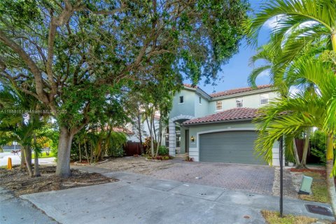 Casa en venta en Miami, Florida, 4 dormitorios, 230.49 m2 № 1941149 - foto 4