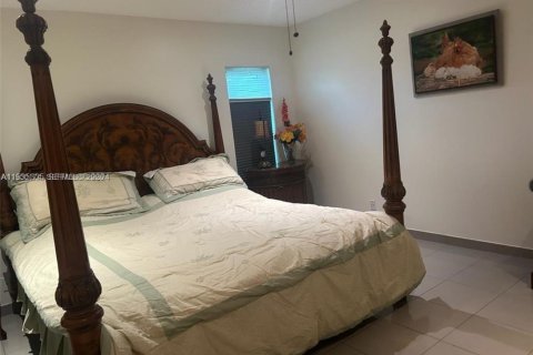 Villa ou maison à louer à Sunrise, Floride: 1 chambre, 37.16 m2 № 2007661 - photo 4