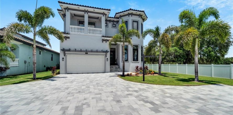 Casa en Apollo Beach, Florida 6 dormitorios, 303.88 m2 № 1288183