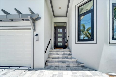 Casa en venta en Apollo Beach, Florida, 6 dormitorios, 303.88 m2 № 1288183 - foto 8