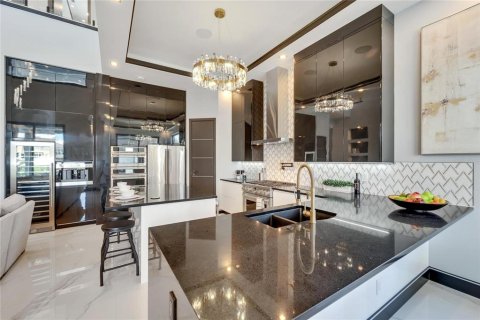 Casa en venta en Apollo Beach, Florida, 6 dormitorios, 303.88 m2 № 1288183 - foto 21