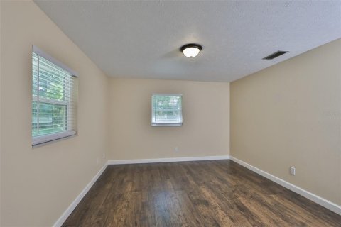 Appartement à louer à Seffner, Floride: 2 chambres, 83.61 m2 № 2345229 - photo 19