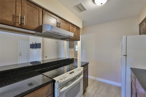 Appartement à louer à Seffner, Floride: 2 chambres, 83.61 m2 № 2345229 - photo 13