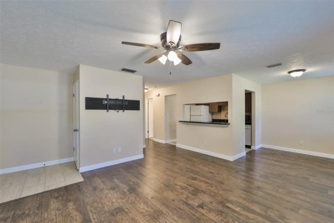 Appartement à louer à Seffner, Floride: 2 chambres, 83.61 m2 № 2345229 - photo 9