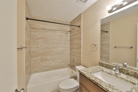 Appartement à louer à Seffner, Floride: 2 chambres, 83.61 m2 № 2345229 - photo 18