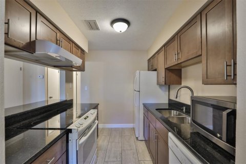 Appartement à louer à Seffner, Floride: 2 chambres, 83.61 m2 № 2345229 - photo 12
