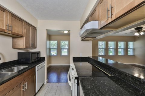 Appartement à louer à Seffner, Floride: 2 chambres, 83.61 m2 № 2345229 - photo 3