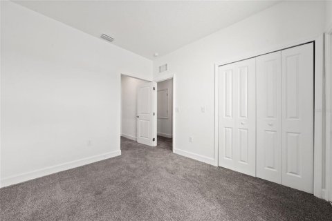 Adosado en venta en Davenport, Florida, 4 dormitorios, 171.31 m2 № 2206403 - foto 13