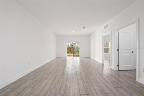Adosado en venta en Davenport, Florida, 4 dormitorios, 171.31 m2 № 2206403 - foto 5